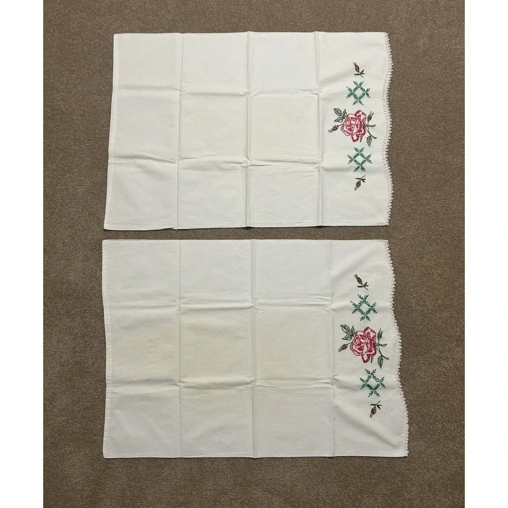 Vintage Set of 2 White Pillowcases Floral Embroidery and Tatting